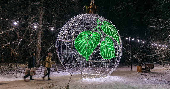 Новогодние сферы и арки